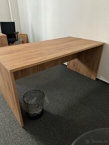 Kancelářský stůl - 2