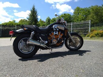 Yamaha vmax - 2