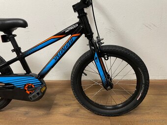 Dětské kolo Specialized Hotrock 16” černomodré - 2