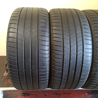 Bridgestone 245/40 R19 94W 2x 4-5mm a 2x 3,5-4,5mm - 2