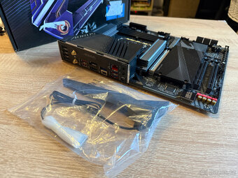 GIGABYTE Z790 AORUS ELITE AX, Rev.1.1, na náhradní díly - 2