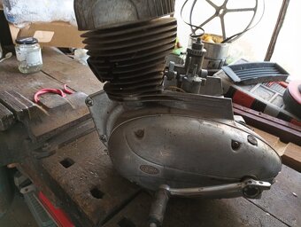 Motor jawa 250 - 2