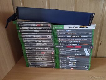Xbox One S 500GB, 2x Ovladač, 54x Hra. - 2