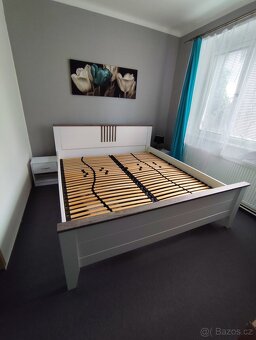 Manželská postel, noční stolky - 2