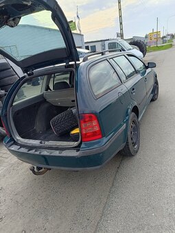 Škoda oktávia.1.6 74 kw - 2