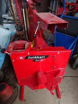 Štěpkovač JUNKKARI HJ4 - 2