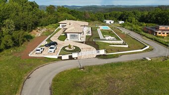 Luxusní  novostavba  na prodej Praha západ  25 km od P - 2