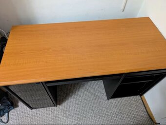 Psací stůl - délka 135 cm - 2