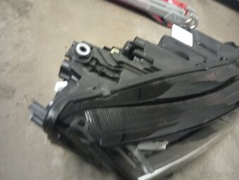 Světla Octavia 4 - 2