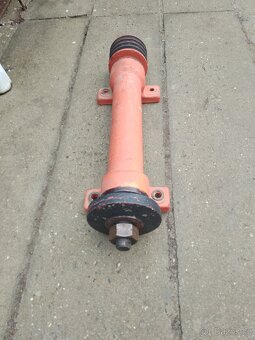 Hřídel na okružní pilu. - 2