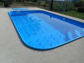 Plastový bazén.      info@bazenstav.cz - 2