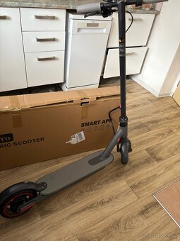 Nová elektrická koloběžka iScooter i9 350W - 2