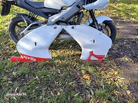 Aprilia rs 125 plasty - 2