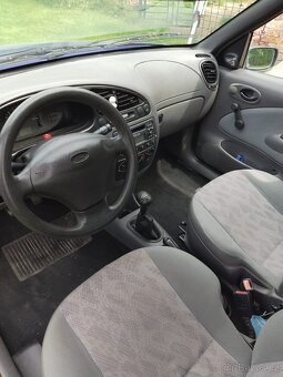 Ford Fiesta 1.3 44kw benzín - 2
