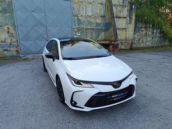 Toyota Corolla Hybrid GR Sport rok 2022, najeto: 39.225 km - 2