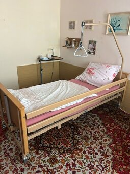 Elektronická zdravotní polohovací postel - 2