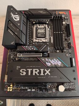 Deska Asus Rog Strix B850-E Gaming wifi - 2