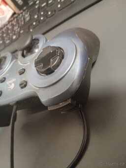 Prodám Gamepad Logitech ve vynikajícím stavu - 2