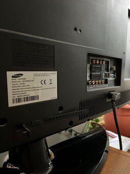 LCD TV Samsung LE37S86BD - 2