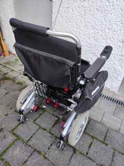 Invalidní vozík elektrický Flexithrone eThron 12 DW - 2