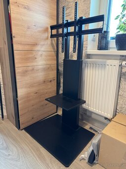 Stojan na TV + držák soundbaru - 2