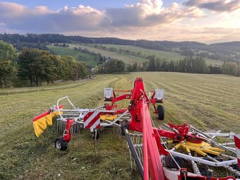 dvourotorový shrnovač Pöttinger - 2