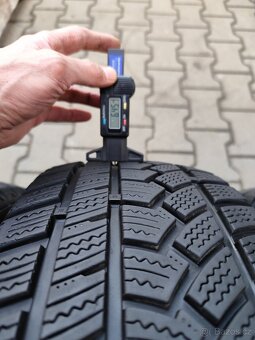 Zimní pneu 205/55/16 - 2