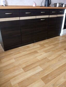 Kuchyňská linka je úplně nová - 2