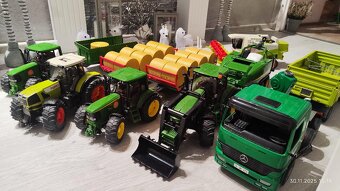 Bruder – traktory + vleky + příslušenství - 2