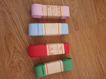 Retro stuhy nové - 2