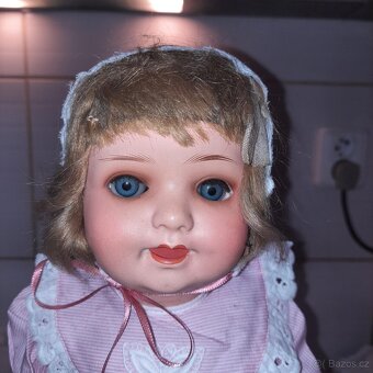 Stará starožitná panenka - 2