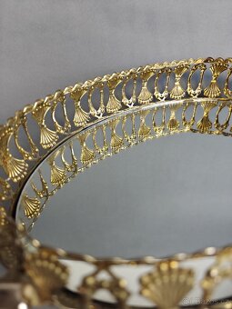 Zrcadlový podnos v kovovém rámu. - 2