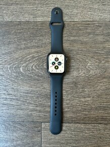 Apple Watch 5, 44 mm - 2