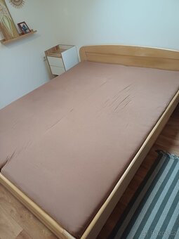 manželská postel z masivu - 2