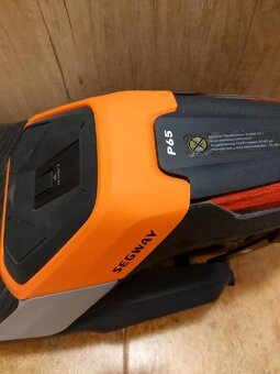 Elektrická koloběžka Segway KickScooter P65E - 2