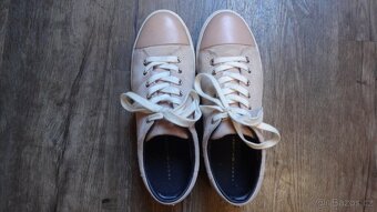Kožené tenisky Tommy Hilfiger v.41 - 2