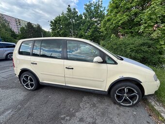 Volkswagen Touran - 2