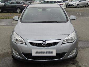 Opel Astra 1.6 16V , 85 kW benzín, 2011 - 2