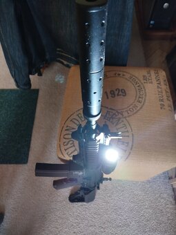 puška m4 airsoft - 2