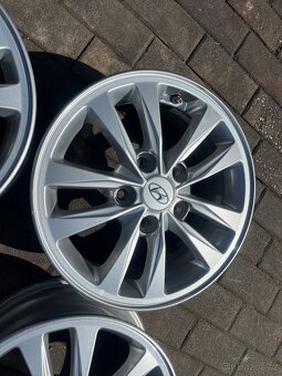 Originální disky HYUNDAI I30 15” 5x114,3 (4ks) + TPMS - 2