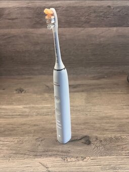 Zubní kartáček Philips Sonicare 9000 DiamondClean HX9911/19 - 2