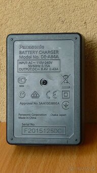 Nabíječka Panasonic DE-A84 a baterie DMW-BMB9E - 2