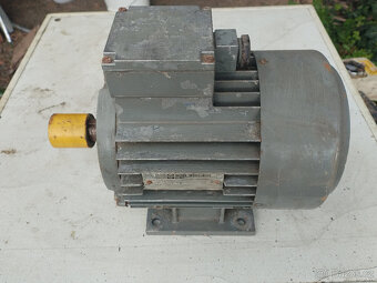 Prodám elektromotor 1,5 kW/2870 230/400V - 2