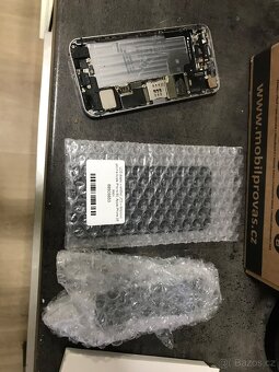 iPhone SE 2016 64GB - 2