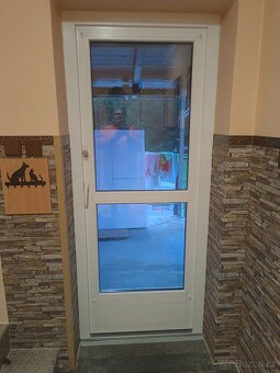 Prodám balkonové plastové dveře - 2