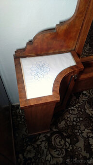 Starožitný nábytek rok cca 1920 - masiv - 2