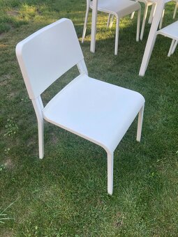 Rozkládací jídelní stůl + 6 židlí. - 2