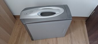 stolní počítač šedý - 2