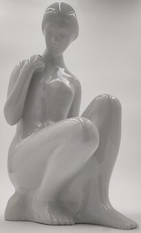 Krásná starožitná porcelánová soška Akt mladé ženy 26,5 cm - 2