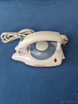Cestovní napařovací žehlička Singer - 2